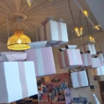 vitrine de noël papier rose et blanche